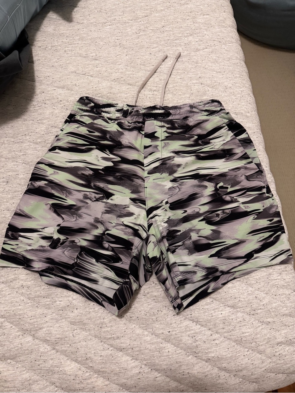 lululemon athletica Men's Pace Breaker Shorts Linerless 5”
